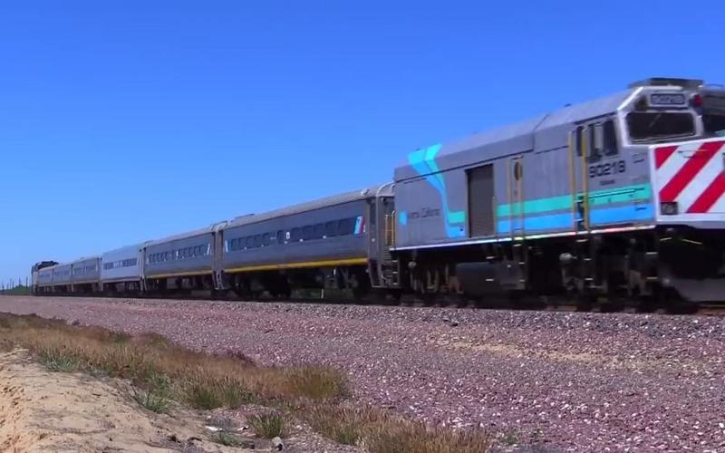 中国列车vs美国列车视频