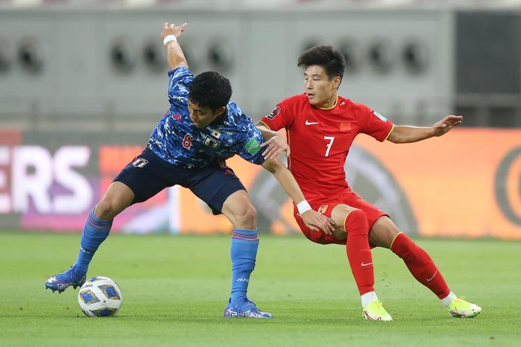 13年中国男足vs日本的相关图片