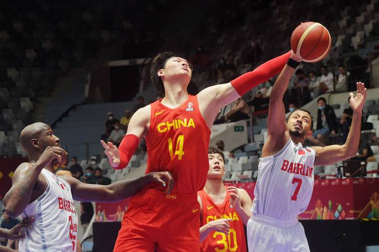 中国vs巴林篮球打架直播的相关图片