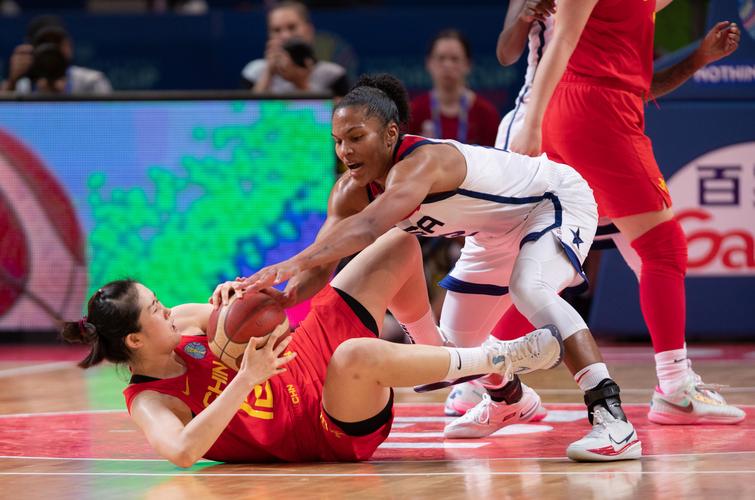 中国女篮vs美国的相关图片