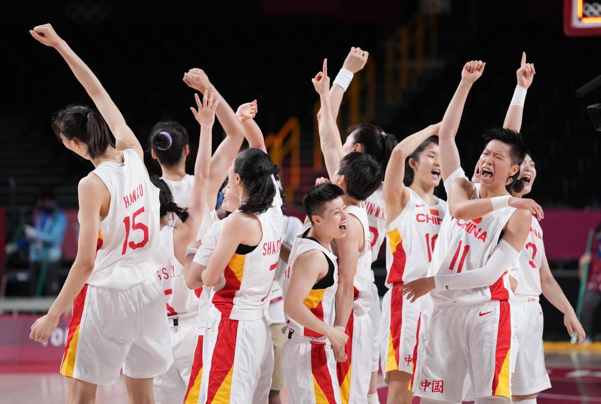 中国女篮vs青年队全场回放的相关图片