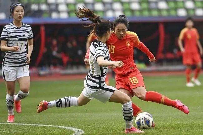 中国女足vs男足初中校队的相关图片