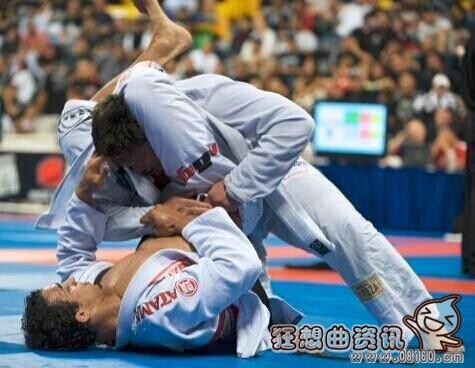 中国摔跤高手vs巴西柔术大师的相关图片