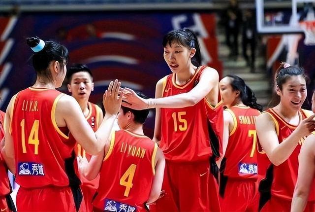 中国男篮vs巴西女篮的相关图片