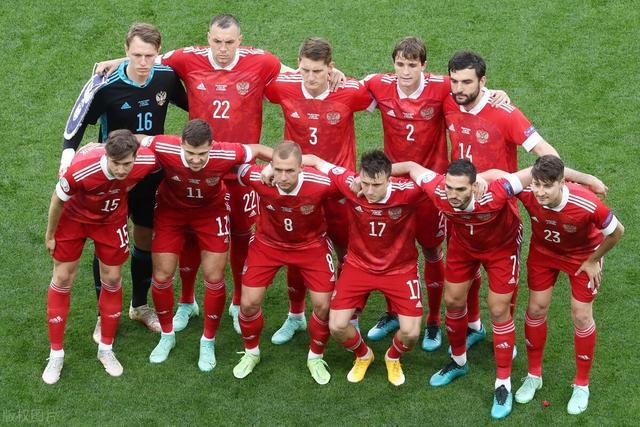 俄罗斯队vs丹麦队全场角球的相关图片