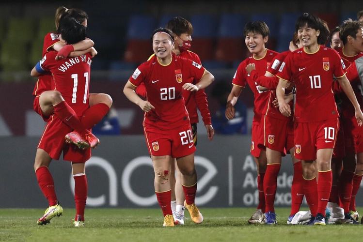 女子足球直播中国对韩的相关图片