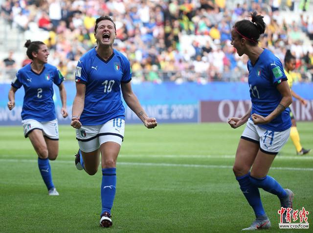 意大利女足vs牙买加女足的相关图片
