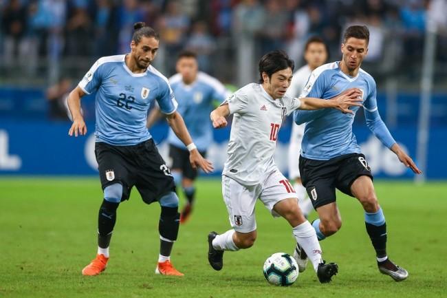 日本vs乌拉圭日本精彩传球的相关图片